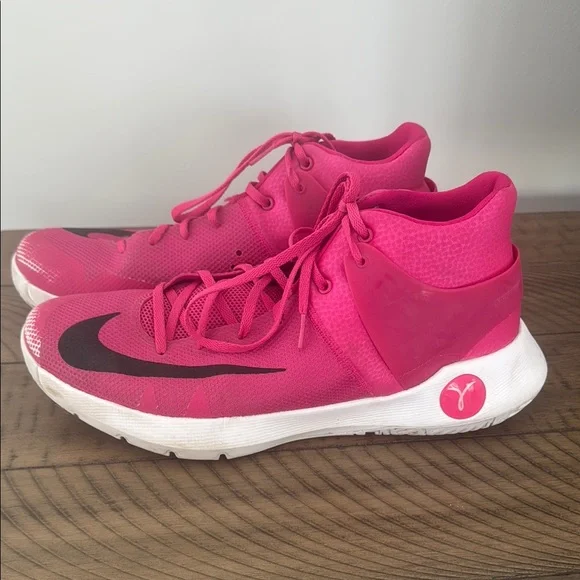 Nike Men’s Pink Basketball Sneakers with Black Logo Size 12.5 - Picture 3 of 5
